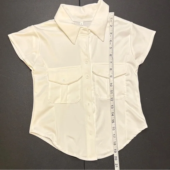 Women’s Short Sleeve Button Up Sz 2 - Picture 2 of 5